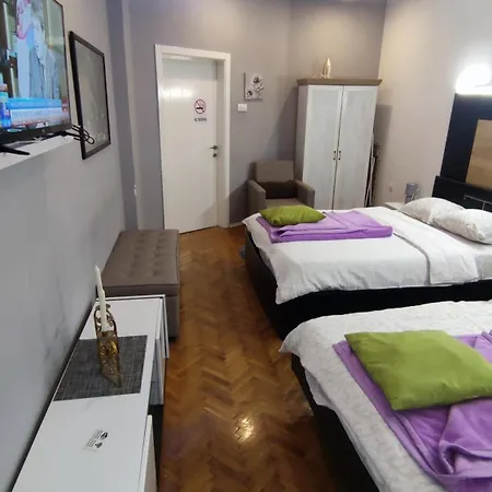 Apartment роомс 12
