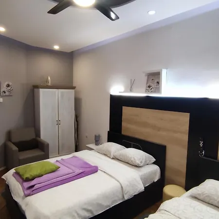 роомс 12 Apartment